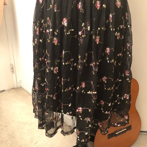 F21 Floral Tulle Skirt - Picture 4 of 10